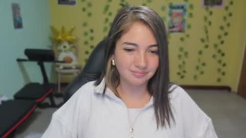 Snapshot of littleprety6969 chatting on 02-11-26, 03:22 Mia Wednesday to Sunday 730 am to 1030 am Colombian Hour D online show from 02-11-26, 03:22