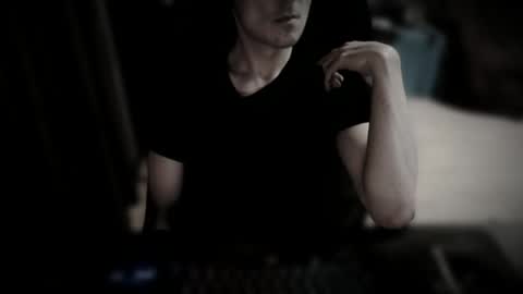 Snapshot of littleprince87 chatting on 10-21-25, 01:06 littleprince87 online show from 10-21-25, 01:06