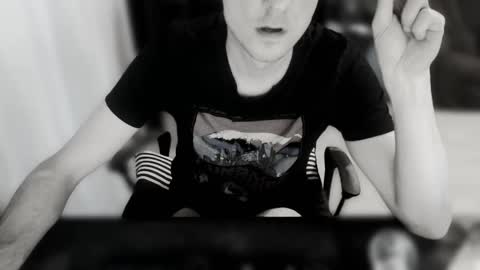 Snapshot of littleprince87 chatting on 10-21-25, 03:46 littleprince87 online show from 10-21-25, 03:46