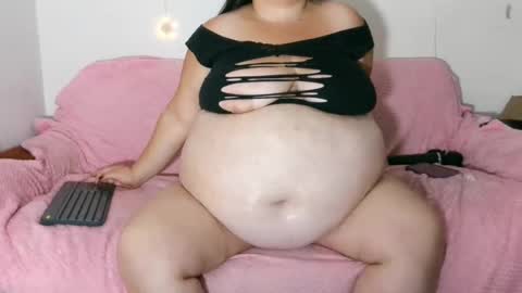 Snapshot of littlesammysexy chatting on 02-06-25, 10:32 Sammy online show from 02-06-25, 10:32
