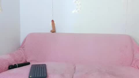 Snapshot of littlesammysexy chatting on 10-10-25, 11:31 Sammy online show from 10-10-25, 11:31
