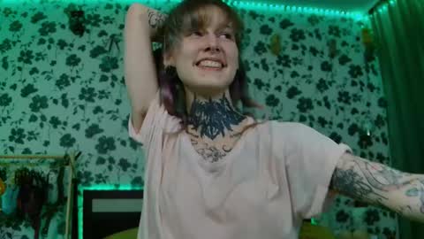 Snapshot of littlespacemouse chatting on 09-21-25, 10:11 Niki free tg channel with some photos gifs and info about streams online show from 09-21-25, 10:11