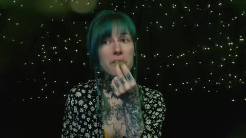 Snapshot of littlespacemouse chatting on 11-10-25, 11:20 Niki free tg channel with some photos gifs and info about streams online show from 11-10-25, 11:20