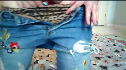 Snapshot of littlesubgirl_ chatting on 06-09-26, 01:34 Your Nicole if you want pvt with me tip 150 tkn extra and we go....... online show from 06-09-26, 01:34