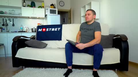 Little Tifany online show from 12-17-24, 09:28