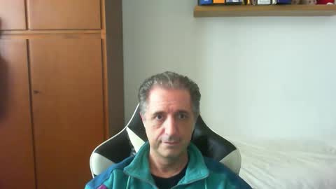 liuk53 online show from 04-18-26, 01:59