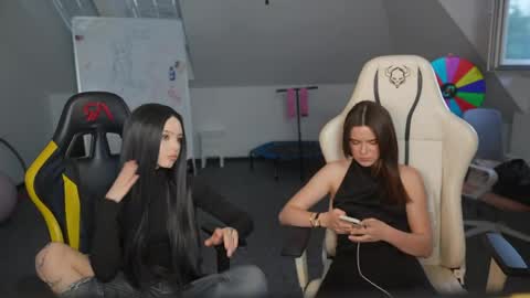 Snapshot of livehub054 chatting on 05-31-26, 06:09 Sheryl online show from 05-31-26, 06:09