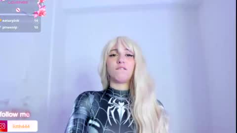 Snapshot of livemakio chatting on 12-28-24, 03:47 Liz online show from 12-28-24, 03:47