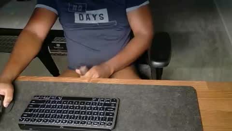 Snapshot of livetribber chatting on 04-29-26, 11:25 livetribber online show from 04-29-26, 11:25