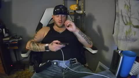 Snapshot of livingpuddle chatting on 11-20-25, 07:35 livingpuddle online show from 11-20-25, 07:35