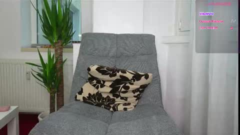 Snapshot of livmilani chatting on 11-14-25, 02:27 OnlyFans livia77 twitter liv20 4u online show from 11-14-25, 02:27