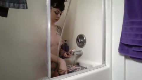 Liv Mirage online show from 10-30-25, 03:57