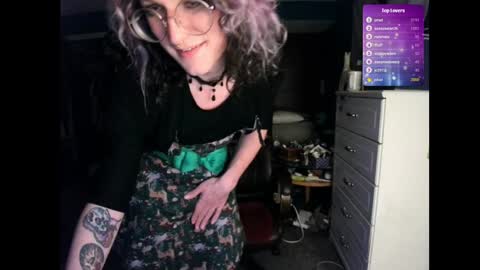 Snapshot of livolioyo chatting on 12-31-24, 09:39 Livolio online show from 12-31-24, 09:39