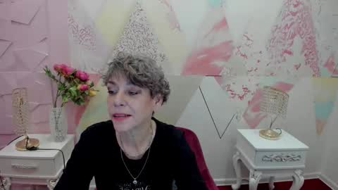 Snapshot of livslife chatting on 12-18-25, 11:16 livslife online show from 12-18-25, 11:16