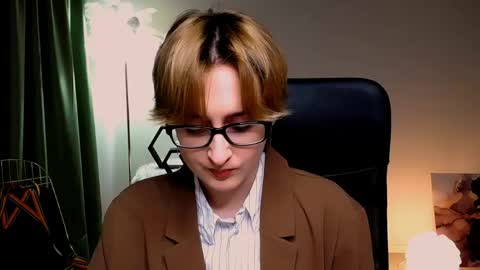 Snapshot of lixeluna chatting on 04-18-26, 06:39 LixeLuna online show from 04-18-26, 06:39