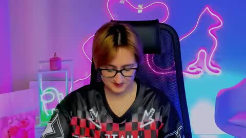 Snapshot of lixeluna chatting on 04-27-26, 06:44 LixeLuna online show from 04-27-26, 06:44