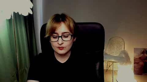 Snapshot of lixeluna chatting on 05-13-26, 06:44 LixeLuna online show from 05-13-26, 06:44