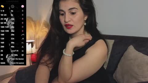 Snapshot of liz_devine chatting on 01-13-25, 04:08 liz online show from 01-13-25, 04:08