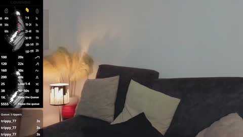 Snapshot of liz_devine chatting on 01-13-25, 07:10 liz online show from 01-13-25, 07:10