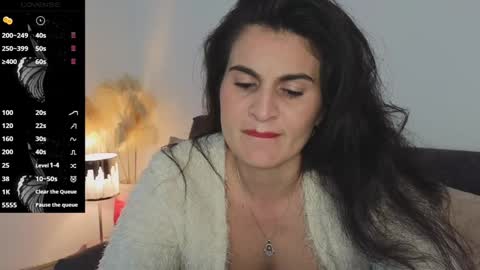 Snapshot of liz_devine chatting on 01-27-25, 04:43 liz online show from 01-27-25, 04:43