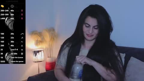 Snapshot of liz_devine chatting on 01-31-25, 05:53 liz online show from 01-31-25, 05:53