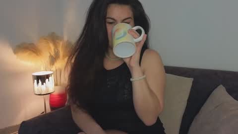 Snapshot of liz_devine chatting on 02-02-25, 03:17 liz online show from 02-02-25, 03:17