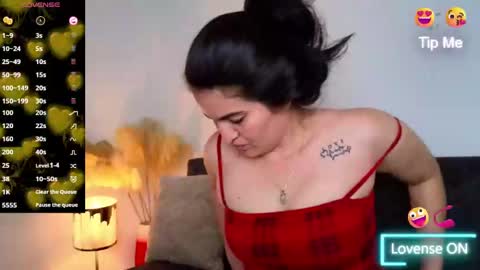 Snapshot of liz_devine chatting on 02-28-25, 04:42 liz online show from 02-28-25, 04:42