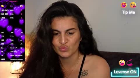 Snapshot of liz_devine chatting on 03-01-25, 06:00 liz online show from 03-01-25, 06:00