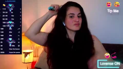 Snapshot of liz_devine chatting on 03-10-25, 06:34 liz online show from 03-10-25, 06:34