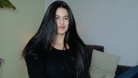 Snapshot of liz_devine chatting on 10-22-25, 09:14 liz online show from 10-22-25, 09:14