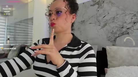 Snapshot of liz_holmes chatting on 12-19-25, 04:03 Liz online show from 12-19-25, 04:03