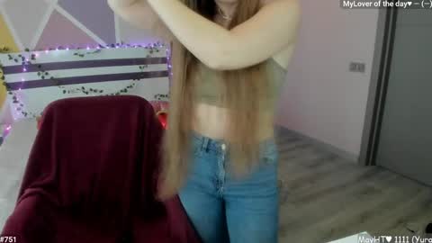Snapshot of lizaghost chatting on 05-11-26, 11:38 Girl next door online show from 05-11-26, 11:38