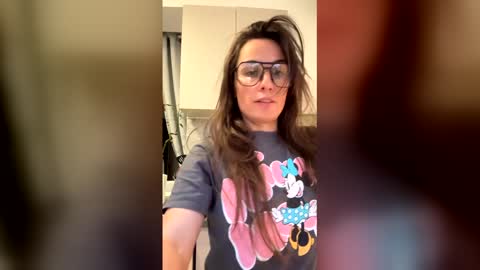 Liza online show from 04-27-26, 05:22