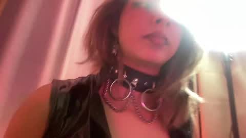 Snapshot of lizambarr chatting on 05-23-26, 04:39 Lizeth online show from 05-23-26, 04:39
