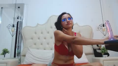 Snapshot of lizandjuan chatting on 01-06-25, 09:32 lizANDjuan online show from 01-06-25, 09:32