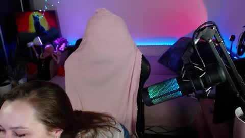 Snapshot of lizaswan chatting on 11-22-25, 06:40 LIzaSwan online show from 11-22-25, 06:40