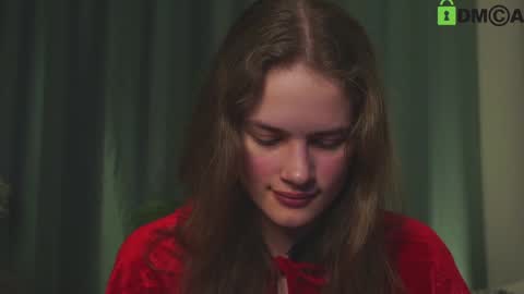 Snapshot of lizbethcoll chatting on 12-24-24, 04:51 Sunnheart online show from 12-24-24, 04:51