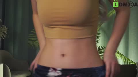 Snapshot of lizbethcoll chatting on 12-28-24, 08:25 Sunnheart online show from 12-28-24, 08:25