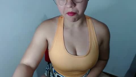 Snapshot of lizbodu chatting on 12-23-24, 08:03 Lizze Bodu 3 online show from 12-23-24, 08:03