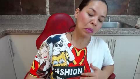 Snapshot of lizeth_bels chatting on 11-11-25, 07:25 L I Z E T H online show from 11-11-25, 07:25