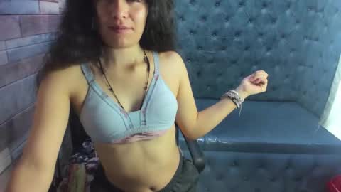 Snapshot of lizeth_garcia_ chatting on 10-18-25, 12:06 lizeth_garcia_ online show from 10-18-25, 12:06