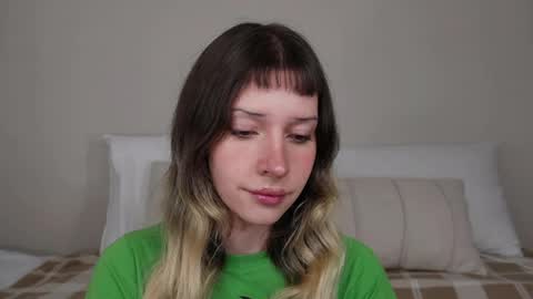 Snapshot of lizgein chatting on 05-18-26, 01:56 lizgein online show from 05-18-26, 01:56