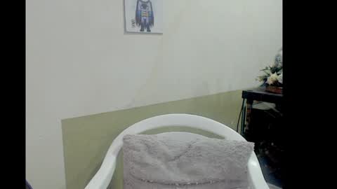 Snapshot of lizz1305 chatting on 12-03-24, 04:50 lizz1305 online show from 12-03-24, 04:50