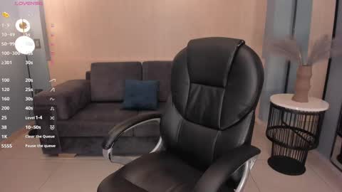 Lizzi  online show from 03-02-25, 12:09