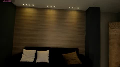 Lizzi  online show from 10-30-25, 08:20