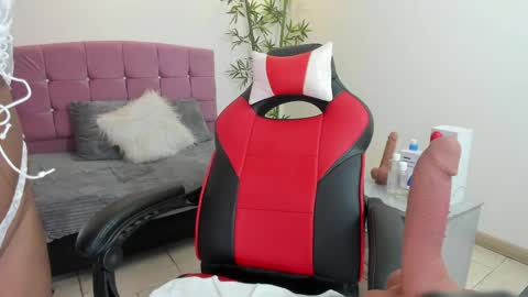 lizzie_williamss online show from 06-06-26, 03:44