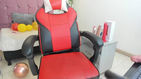 lizzie_williamss online show from 06-29-26, 03:35