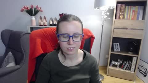 Lizzy online show from 11-25-25, 05:51