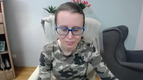 Lizzy online show from 04-27-26, 04:21