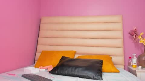 LizzySato online show from 09-10-25, 09:04